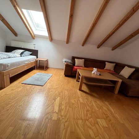D&R Appartement Bei Rosenheim Eksteriør billede