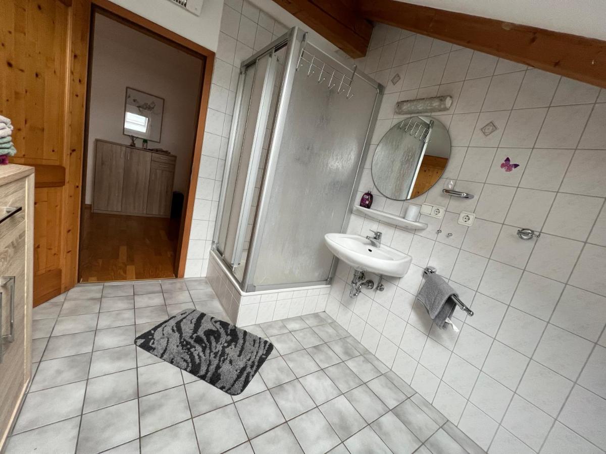 D&R Appartement Bei Rosenheim Eksteriør billede
